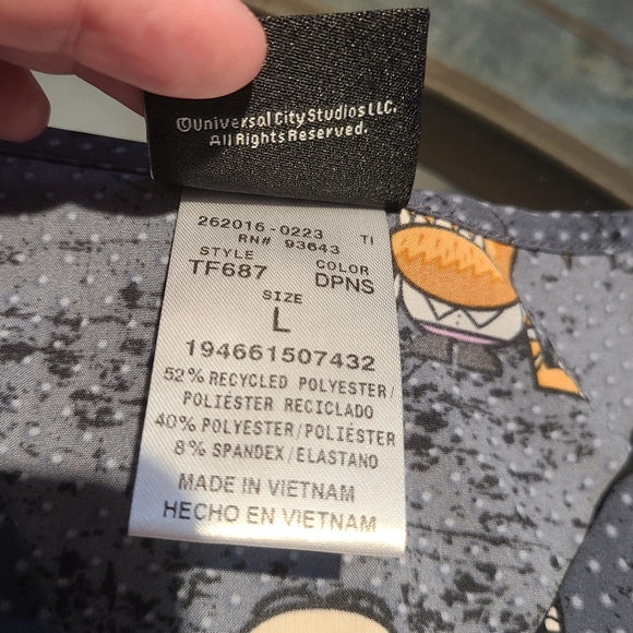 Minions Unisex Size Large Character Scrub Top NWT, Double Front Pocket - Picture 3 of 15